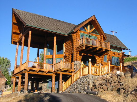1-approach-from-the-east Garnet Residence